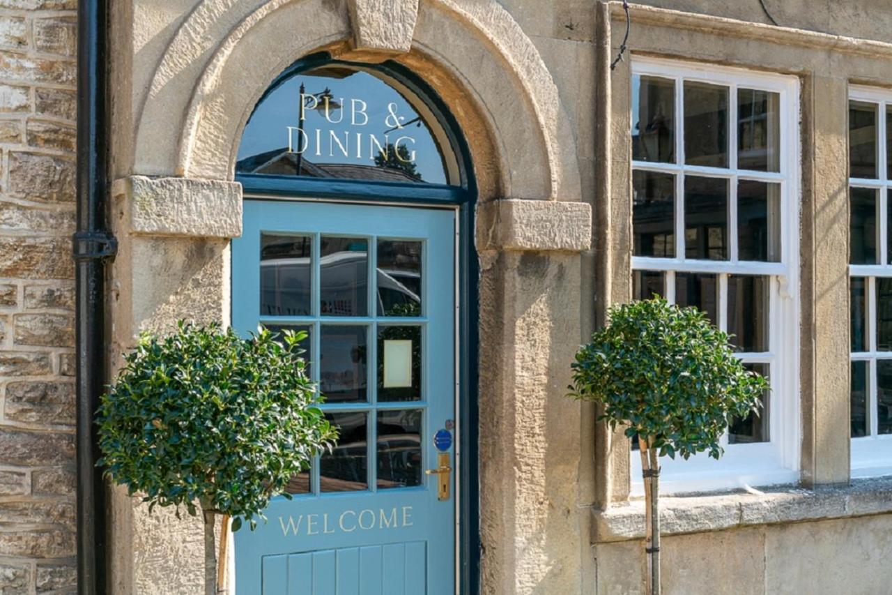 The Kings Arms Hotel Melksham Exterior photo