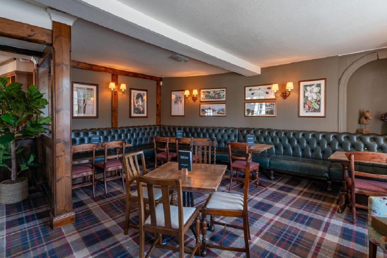 The Kings Arms Hotel Melksham Exterior photo