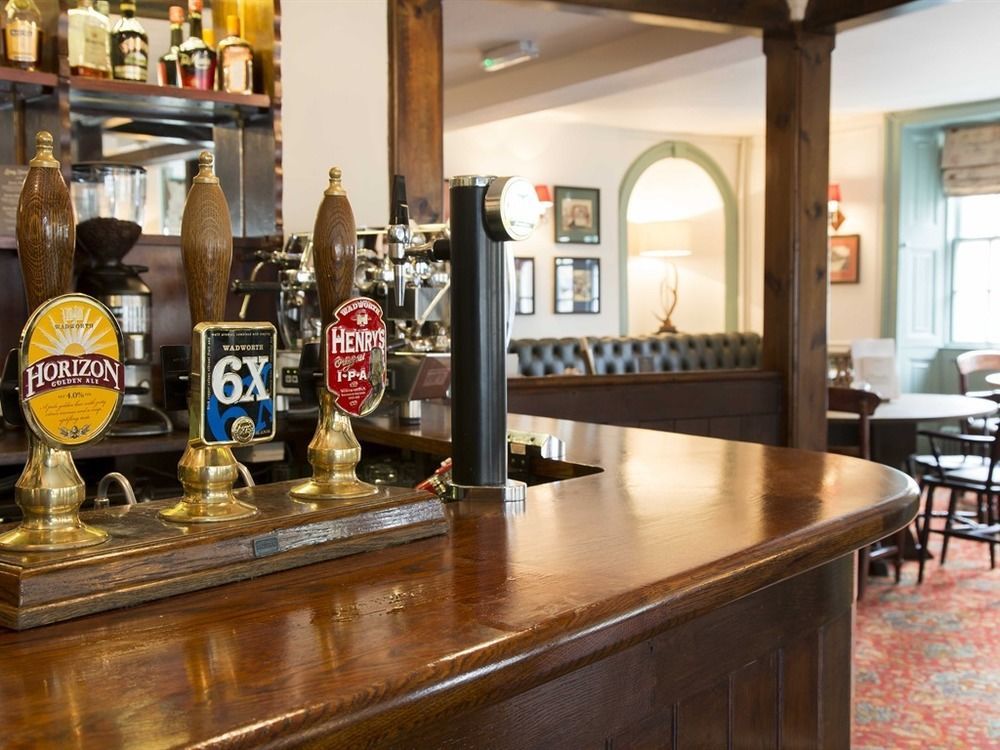 The Kings Arms Hotel Melksham Exterior photo