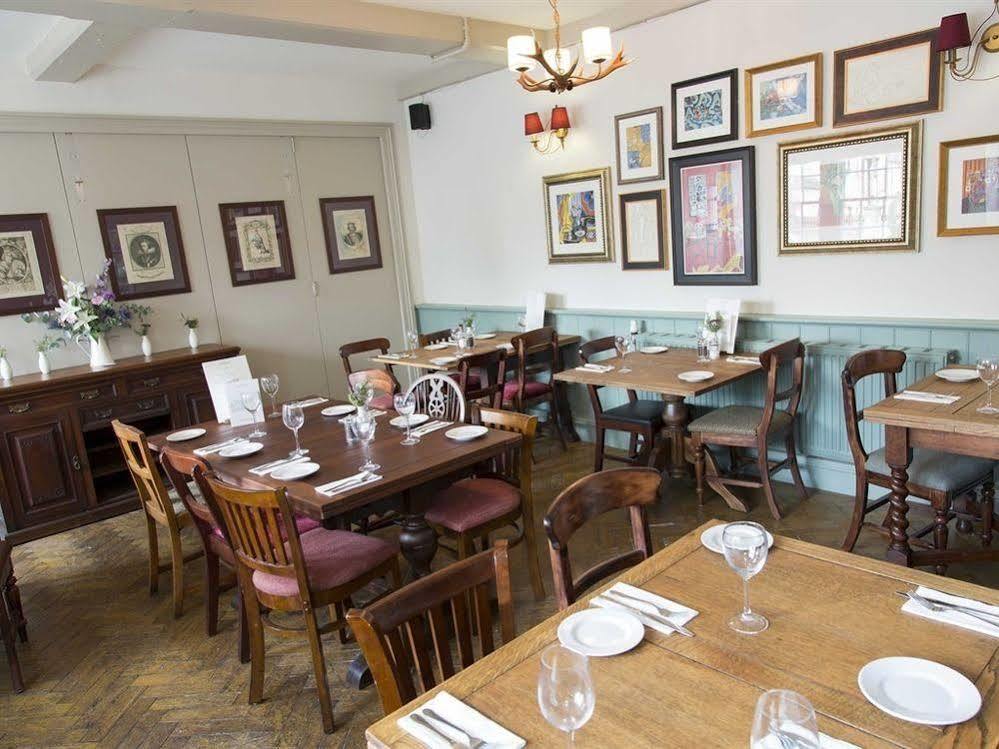 The Kings Arms Hotel Melksham Exterior photo